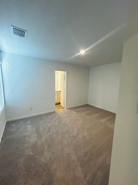 Building Photo - 6310 Sandpiper Ln