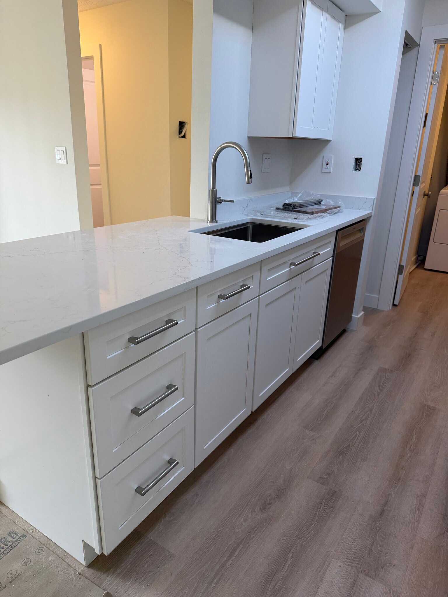 loads of cabinetry - 120 Creekwood Dr