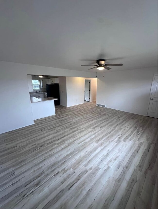Building Photo - Spruce St Duplex
