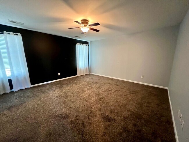 Building Photo - 4818 Summerside Dr