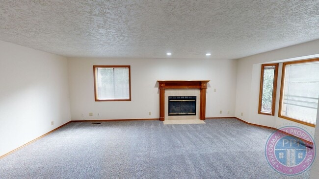 Building Photo - Summerlake Park - Prime Tigard Location, S...