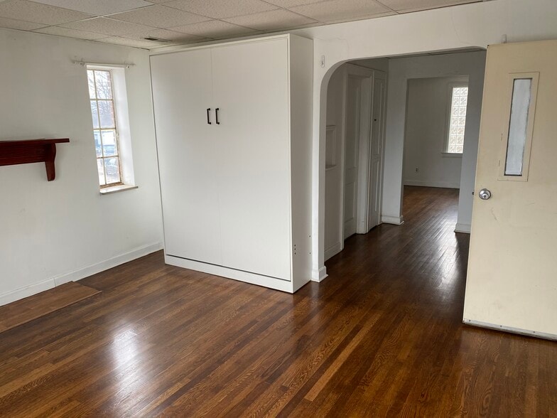 Building Photo - 91 Maccorkle Ave SW