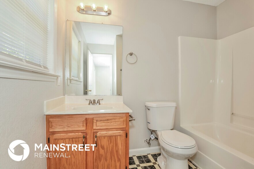 Building Photo - 412 Kirkland St