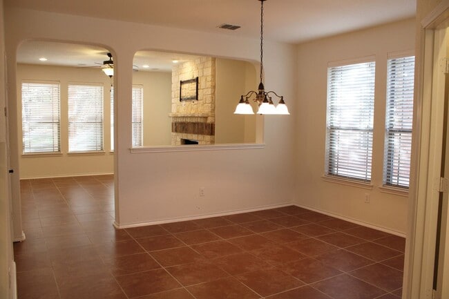 Building Photo - 3-BEDROOM IN WOODS OF ALON
