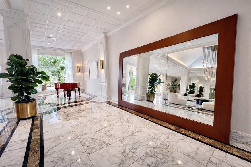 Building Photo - 5600 Collins Ave