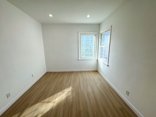 Building Photo - 10419 S Gramercy Pl