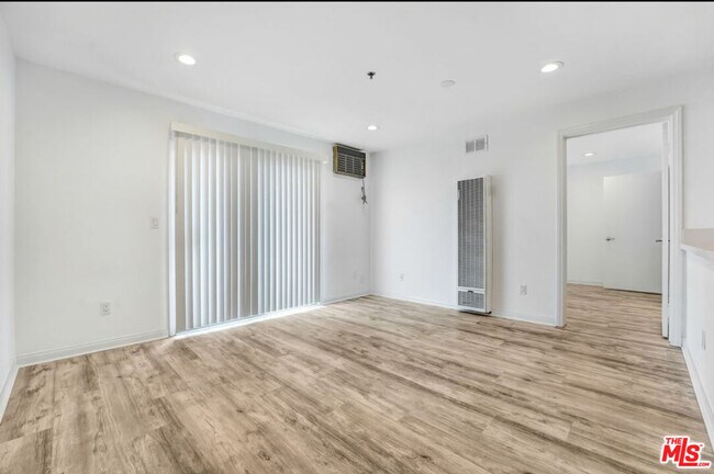 Building Photo - 2301 Santa Monica Blvd