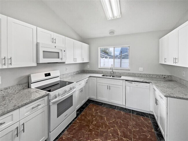 Building Photo - 8813 Parliament Ct