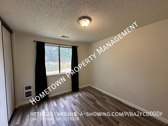 Building Photo - 2 Bedroom 2 Bath Duplex with Garage in Lac...