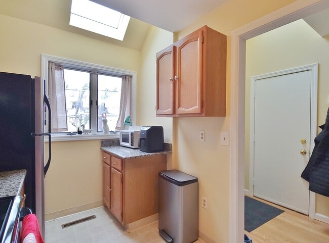 Building Photo - 141 Courtyard Ln