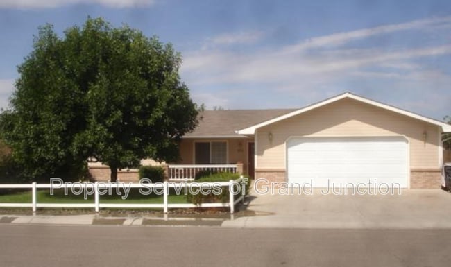 Primary Photo - 587 Pioneer Rd