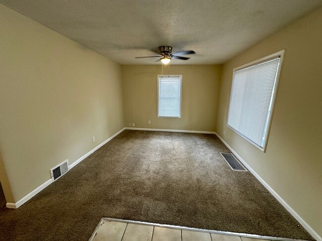 Building Photo - 10516 E 27th Terrace S