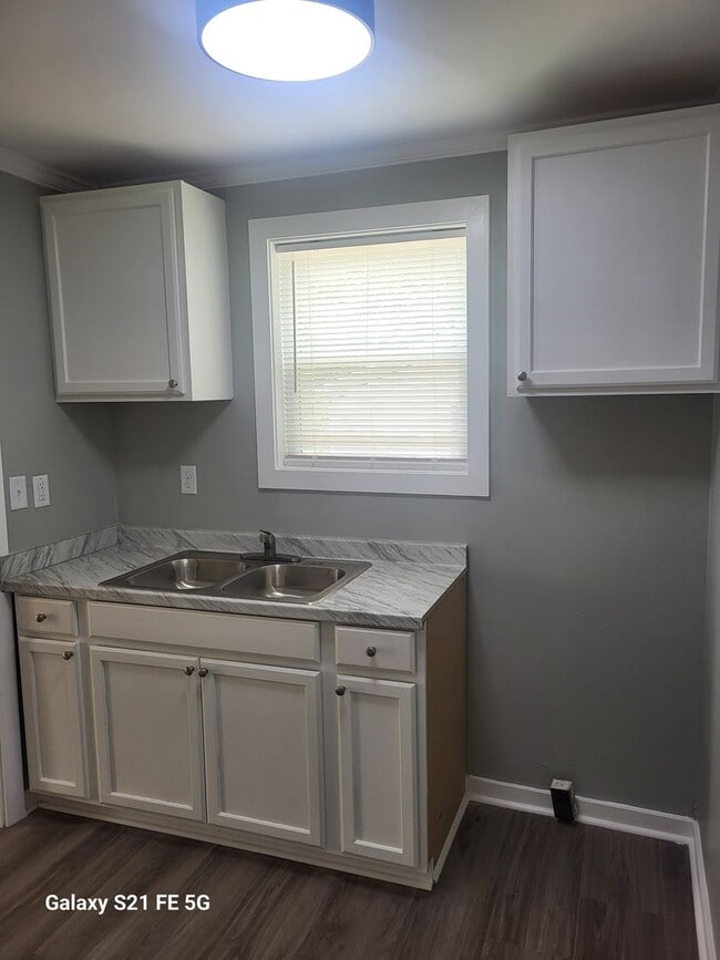 Building Photo - Duplex