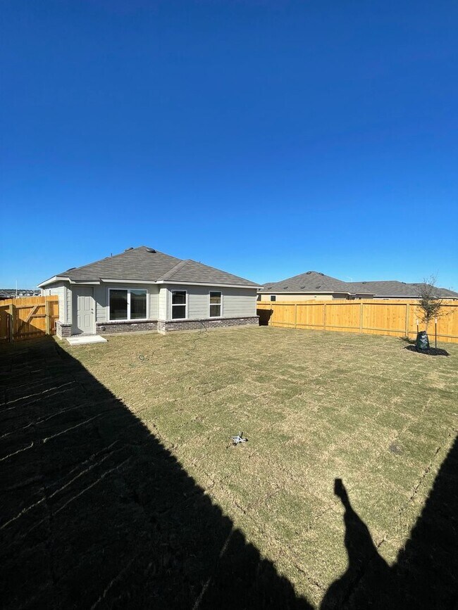 Building Photo - Legend Pond Living: Stunning 3-Bedroom, 2-Bath Home