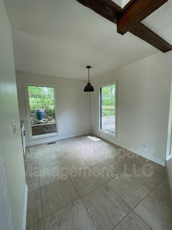 Building Photo - 3711 E 108th St