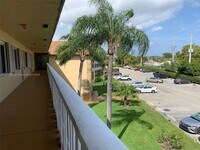 Building Photo - 600 Village Green Ct