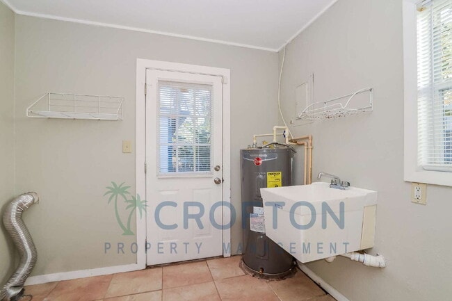 Building Photo - 350 Harris Ave