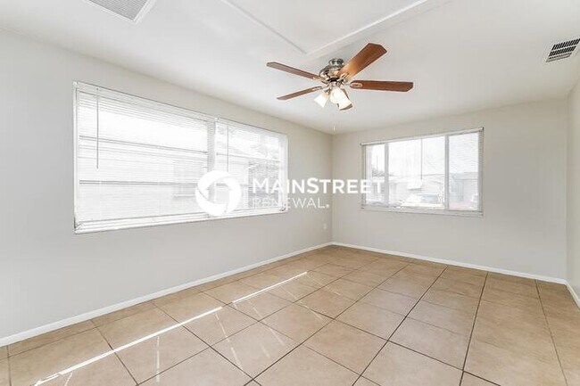 Building Photo - 4 Bedroom Pet-Friendly Home in HOLIDAY, FL with Main Street Renewal