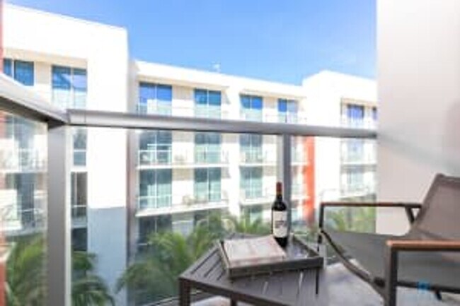 Building Photo - 777 N Ocean Dr