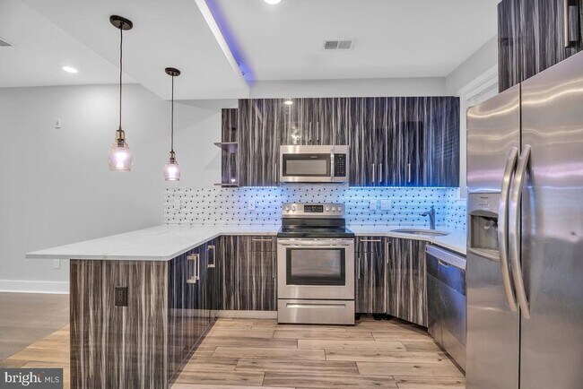 Building Photo - 2562 Frankford Ave