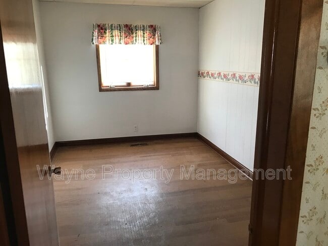 Building Photo - 503 NE 3rd St