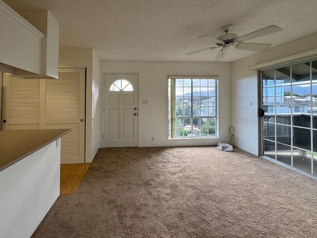 Building Photo - Available June 1. 1BD/1BA/1PKG at Royal Palm in Waipio.