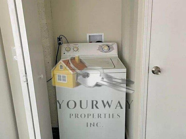 Building Photo - 140 Cypress St