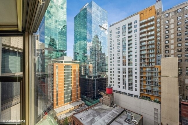 Building Photo - 535 N Michigan Ave