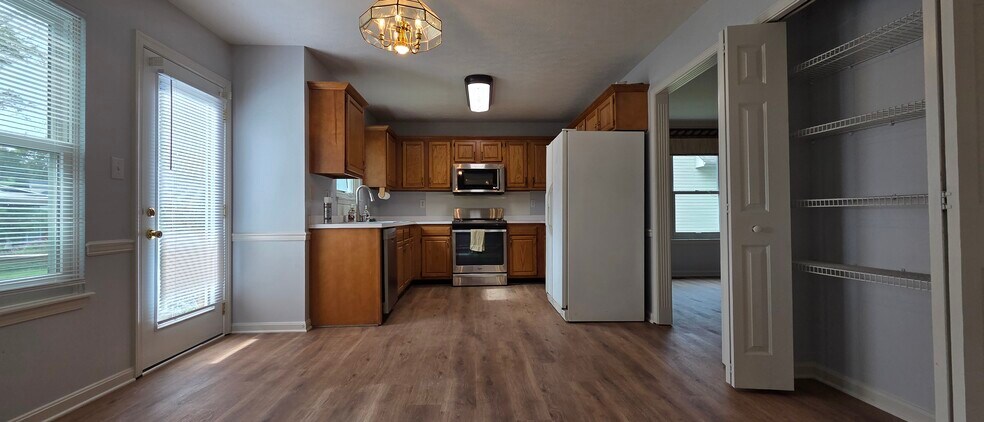 Building Photo - 13606 Saddlecreek Dr