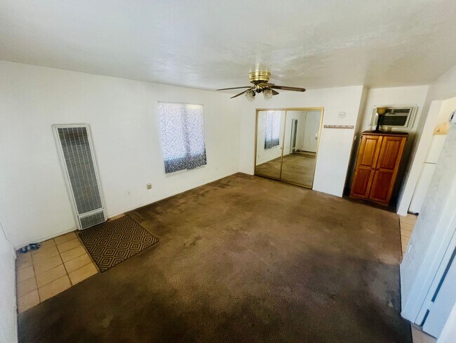 Building Photo - Charming 3-Bedroom Home including 250sqft ...