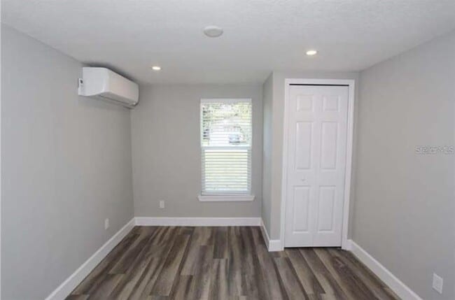 Building Photo - 2811 S Shine Ave