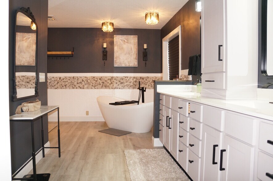 Building Photo - 2810 Emerald Dr