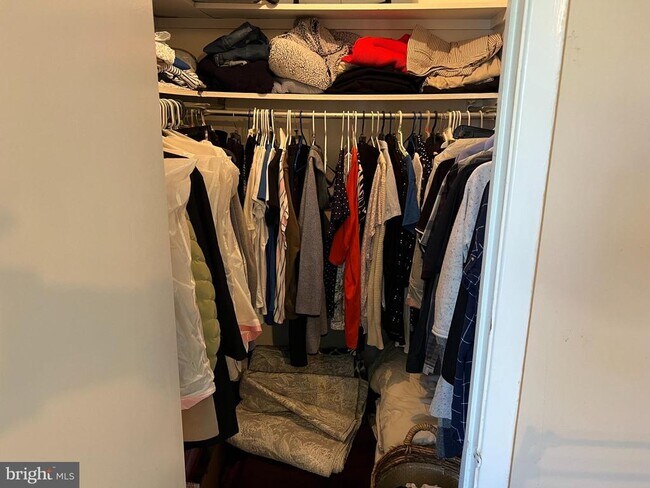 Building Photo - 809 Red Lion Rd