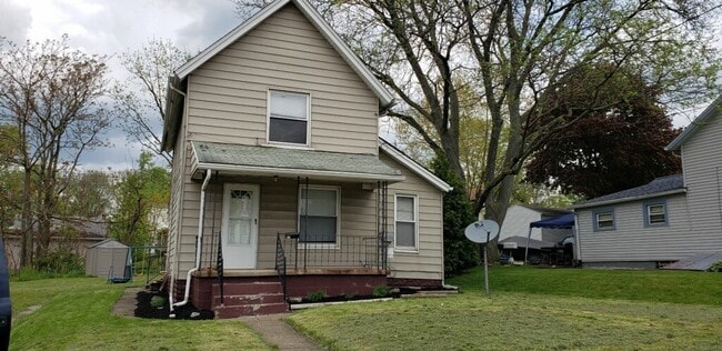 Primary Photo - 22 Cherry St
