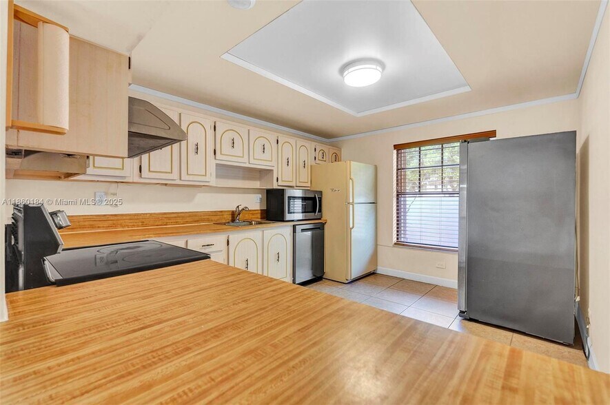 Building Photo - 2605 SW 73rd Way