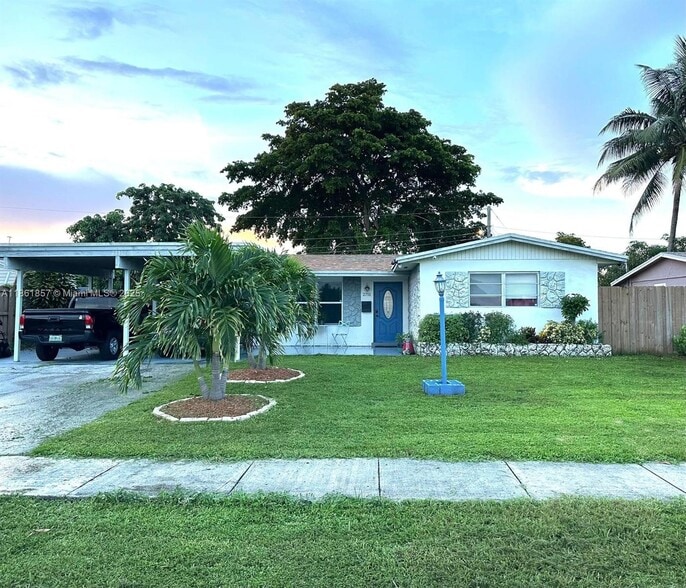 Primary Photo - 2751 SW 4th Ct
