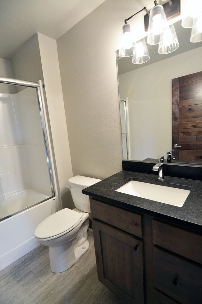 Building Photo - Luxury Condo, Center of Bozeman