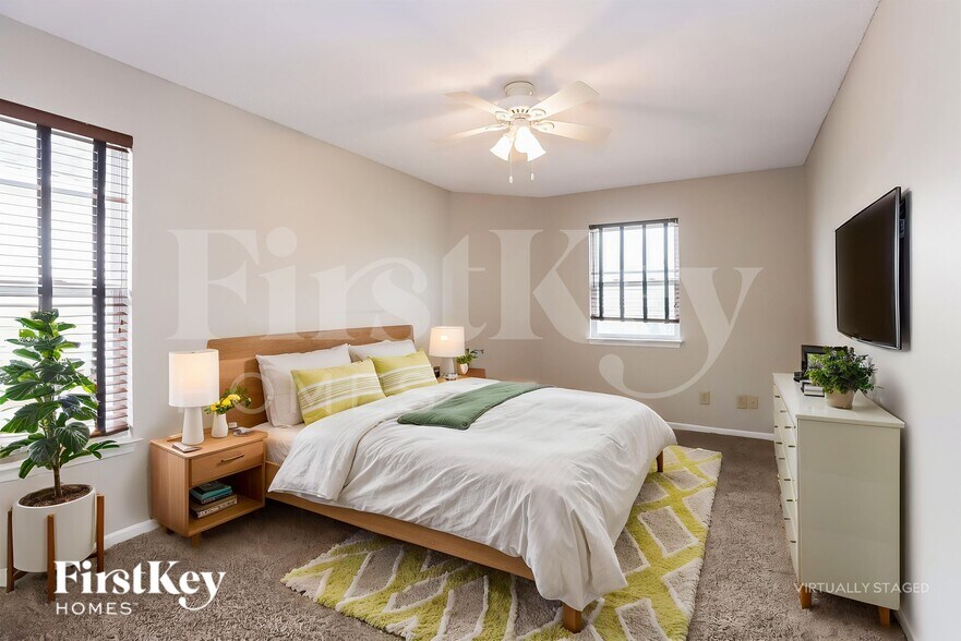 Building Photo - 12851 Old Glory Dr