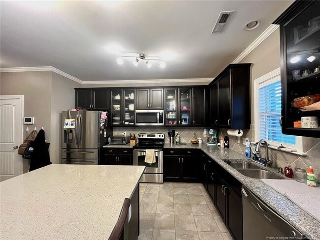 Building Photo - 582 Century Dr