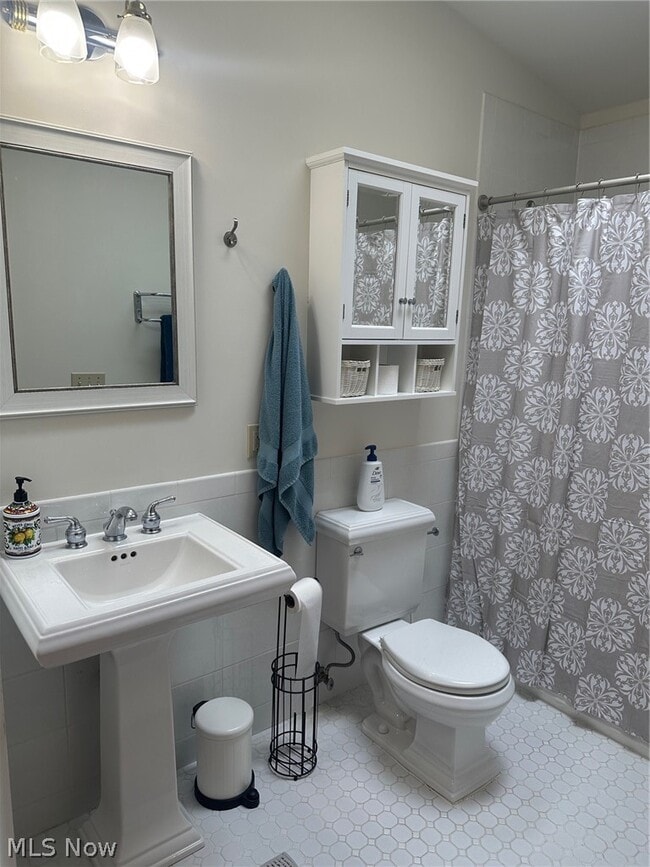 Building Photo - 1651 Discovery Rd