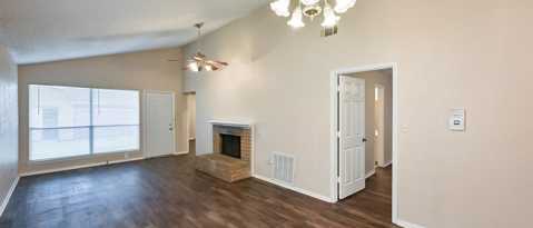 Building Photo - 2704 St George Pl