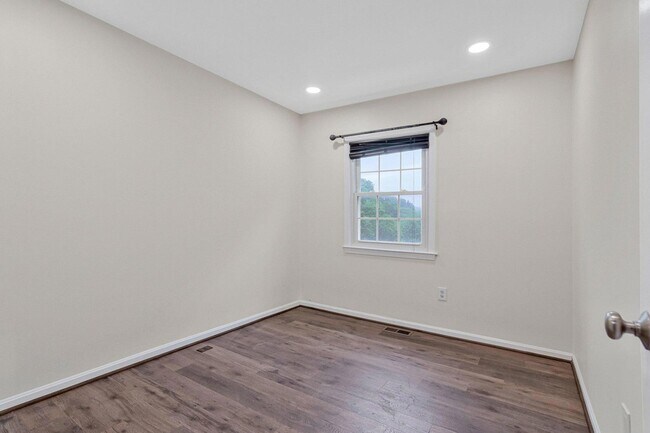 Building Photo - 1675 Ridgely Ct