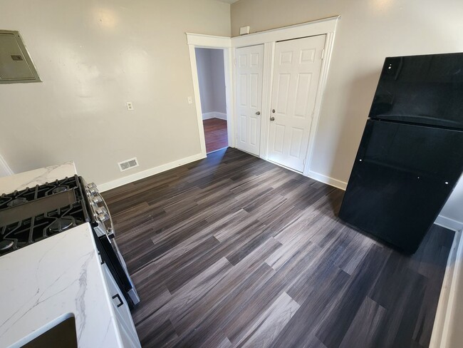 Building Photo - 137 Washington St