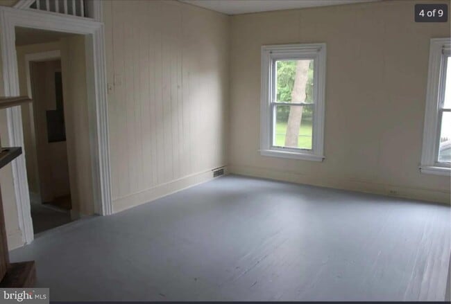 Building Photo - 5 New St E