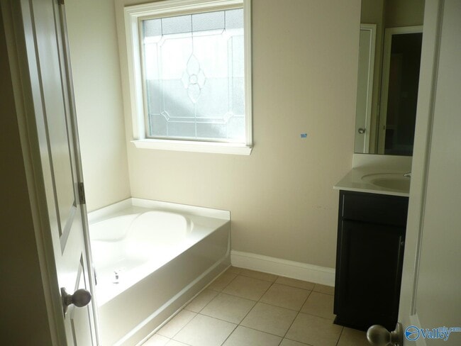 Building Photo - 267 New Bristol Ln