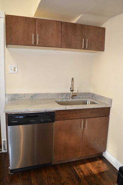 Building Photo - 4820 N Albany Ave