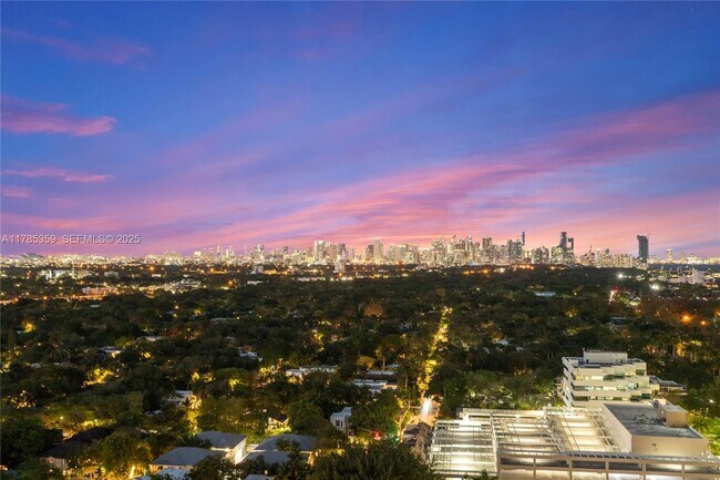 Building Photo - 2678 Tigertail Ave