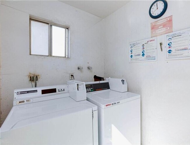 Building Photo - Completely Updated and Move-In Ready, 2 bedroom, 1 bath first floor unit!