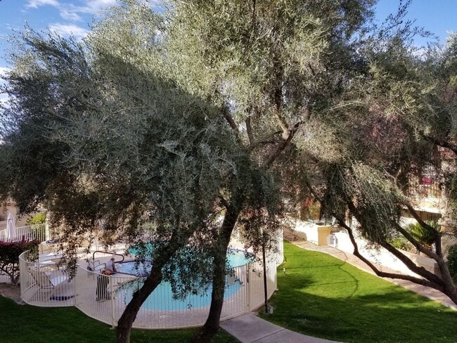 Building Photo - Cozy 1-Bedroom, 1-Bath Condo – 2nd Floor at Scottsdale Racquet Club