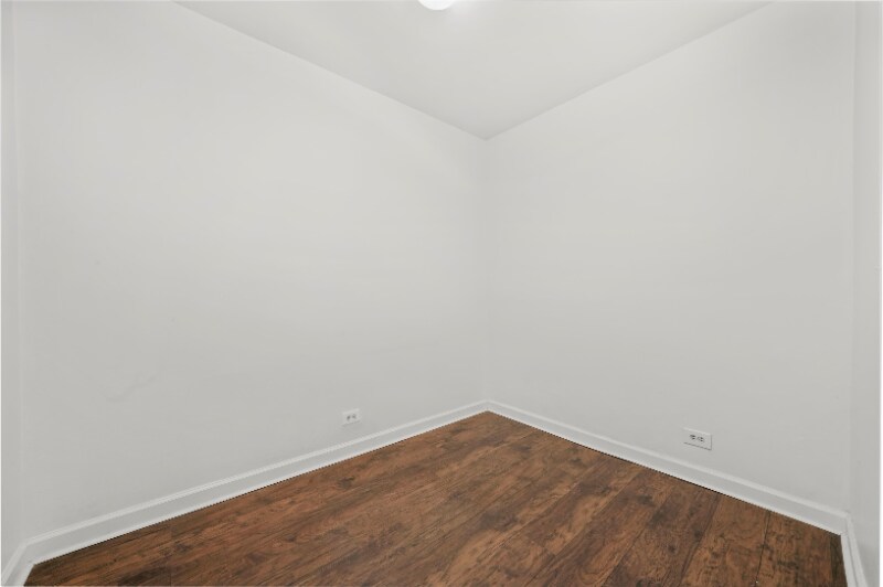 Building Photo - 1946 N Wilmot Ave